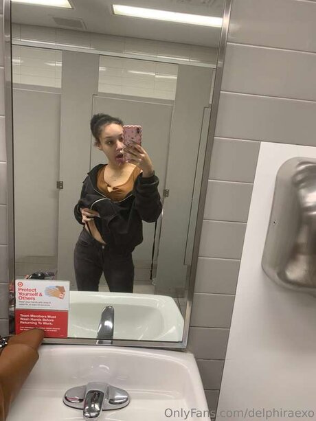 Delphiraexo top model galleries