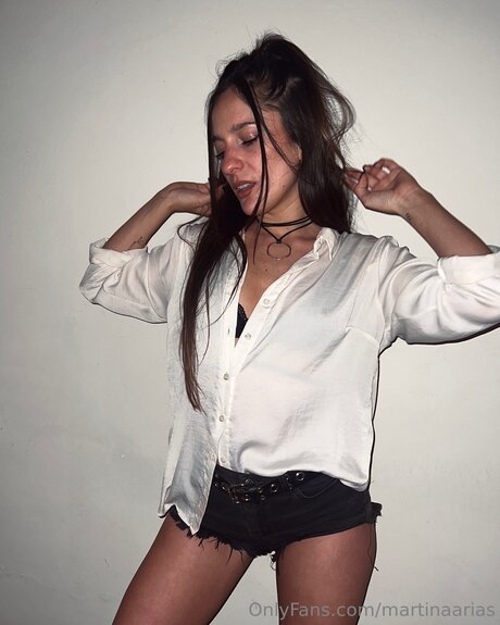 Martinaarias beautiful model image