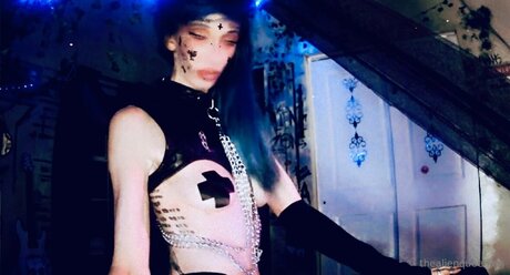 Aliengirlalt Free star sexy img