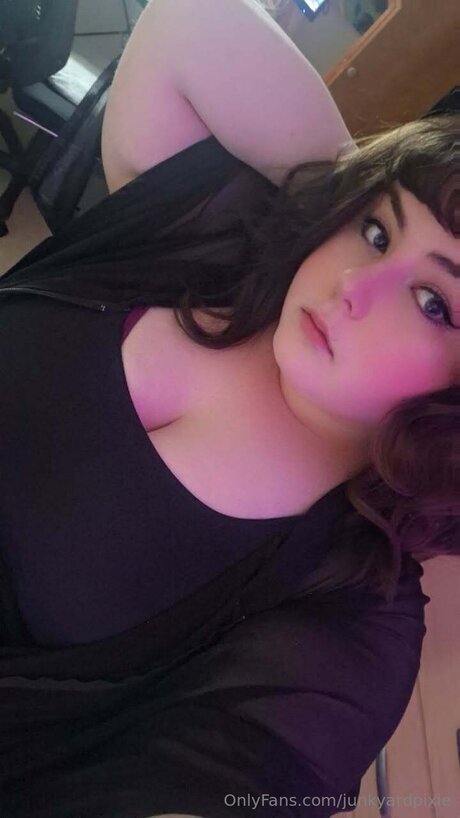 Junkyardpixie top model photos