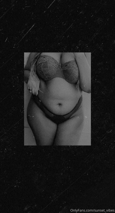 Sunset Vibes star sex photos