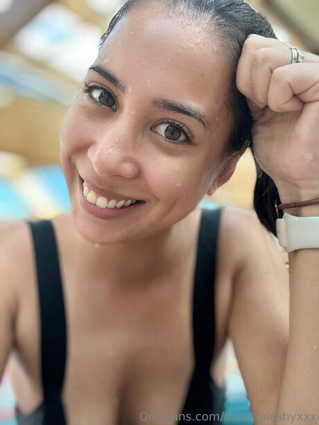 Xxxpaulashyxxx porn model picture