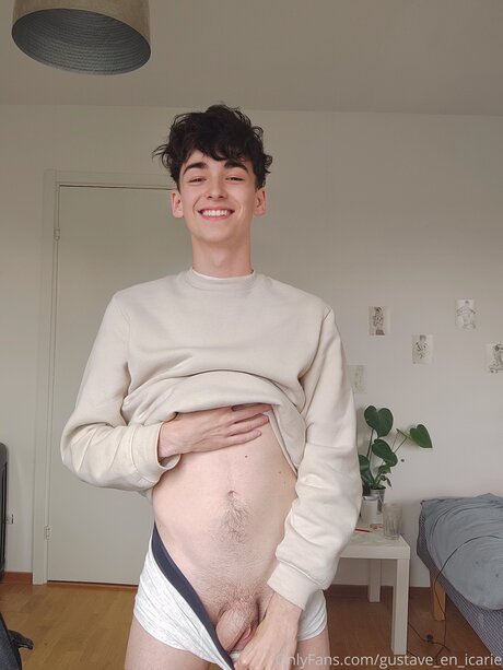 Gustave En Icarie sexy pornstar pic