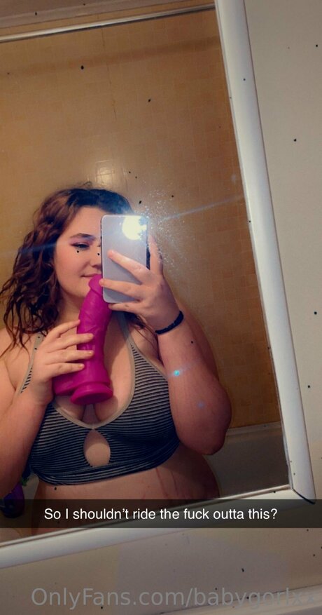 Babygorlxx naked model picture