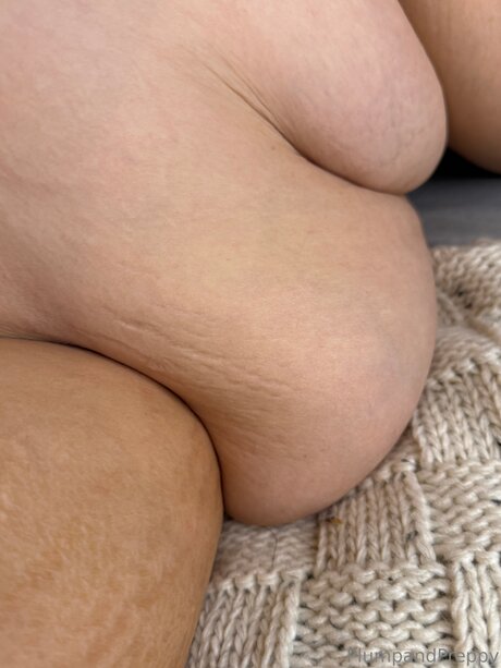 asian girlfriend onlyfans nude image