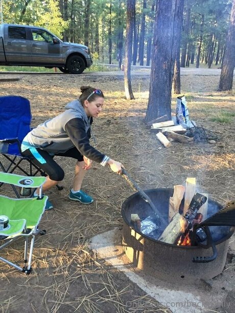 Beckybelly erotic actress photo