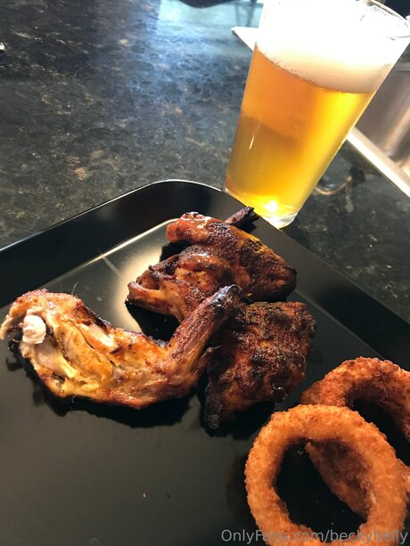 Beckybelly model erotic pic