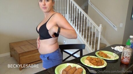 Beckybelly porn model images