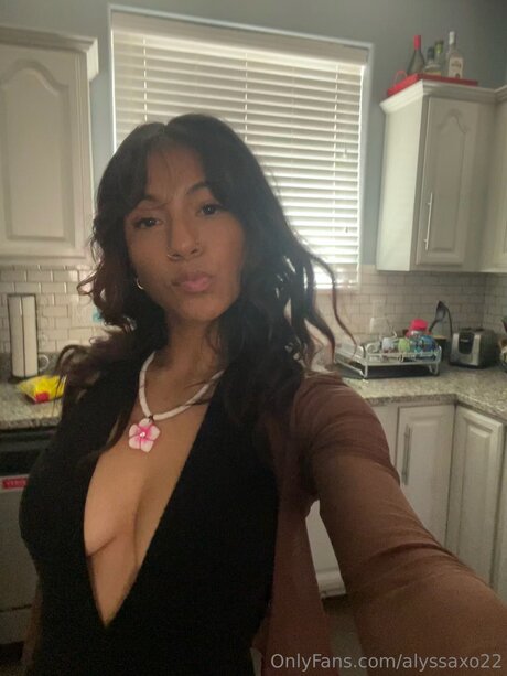 huge tits milf onlyfans free naked images