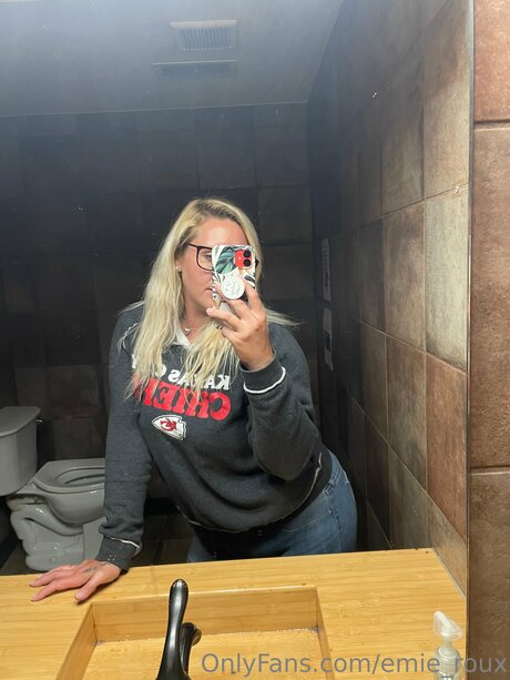 Emie Roux pretty actress pictures