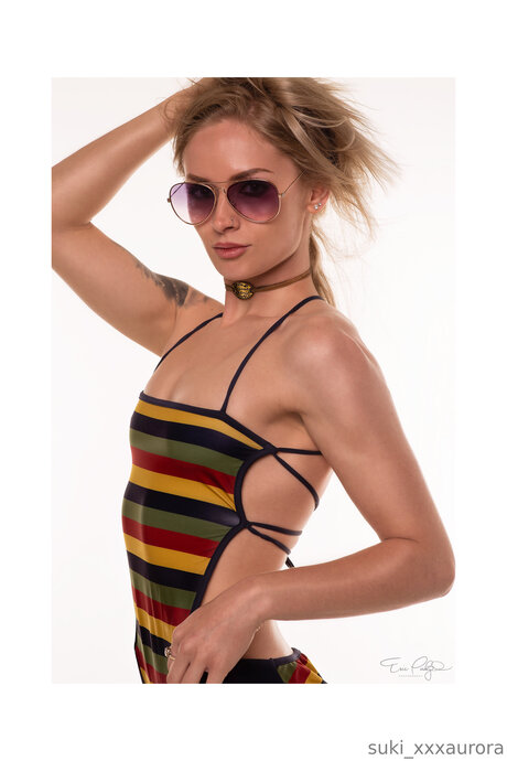 Suki Xxxaurora naked model images