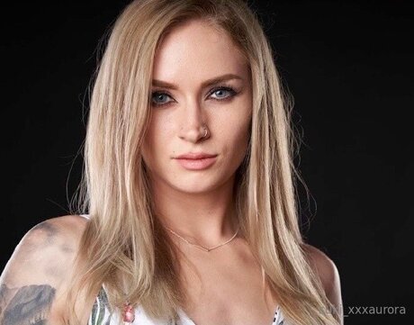 Suki Xxxaurora model nudes images