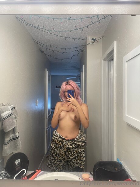 Weakend beautiful actress picture