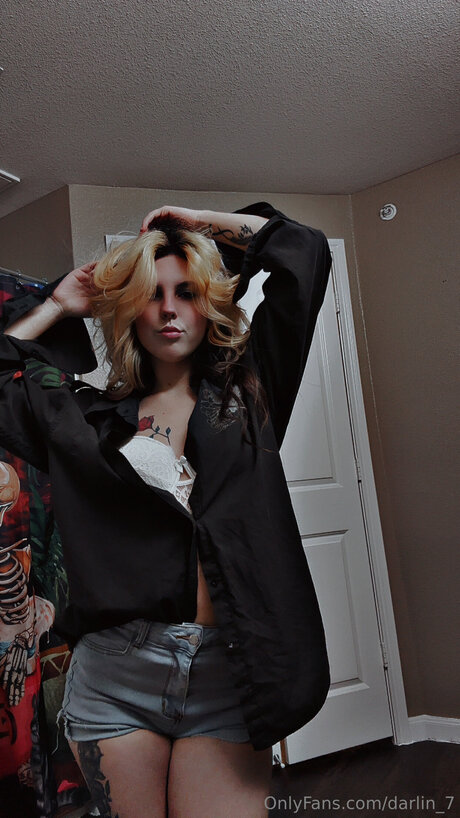 Darlin 7 erotic pornstar photo