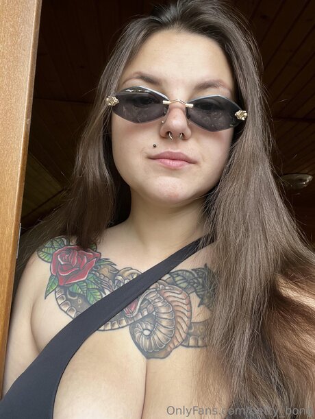 Betty Bong free pornstar picture