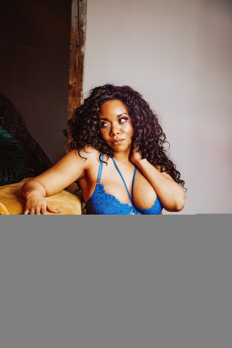 Hunnyeb nude actress picture