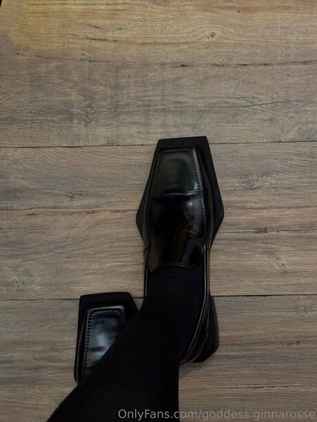 Goddess Ginnarosse pretty model galleries