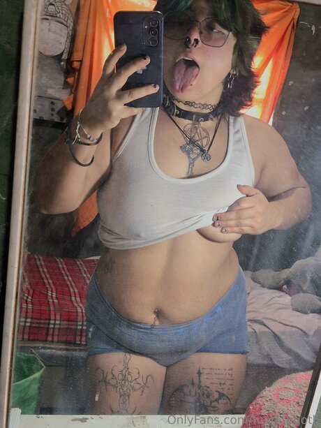 Fungitogoth nude model archive