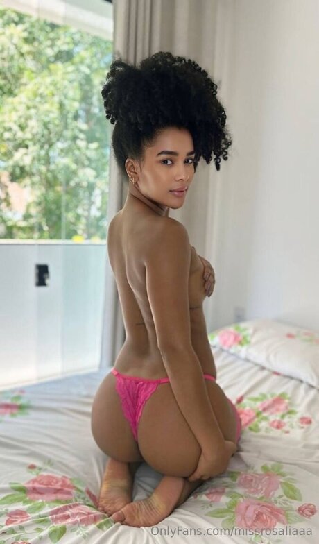 Missrosaliaaa star pictures