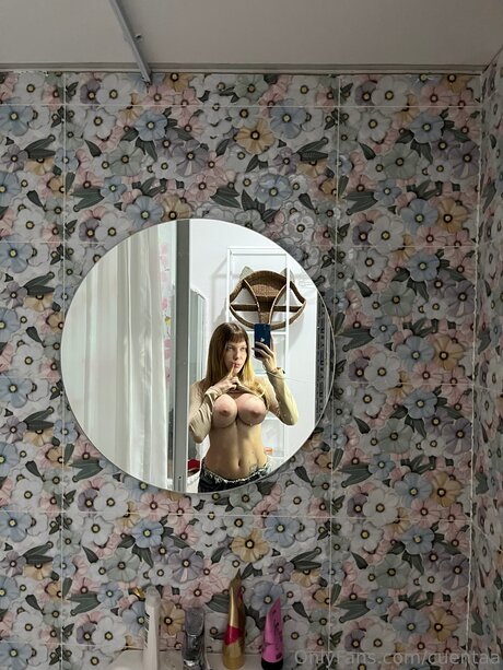 Cuentaa model sex photo