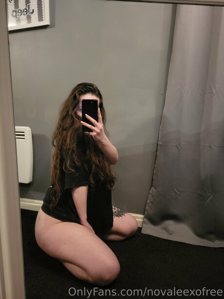 Novaleexofree model top picture