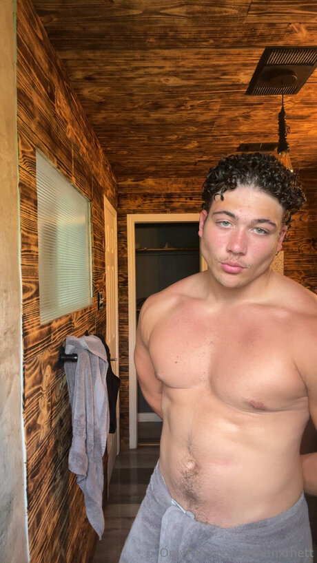 Ethanxrhett model hd pic