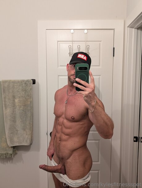 Kylesfitnessspot nudes model gallery