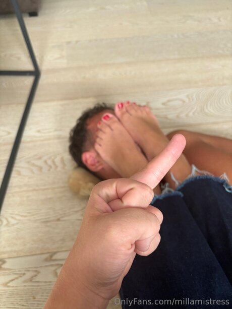 Millamistress star top image