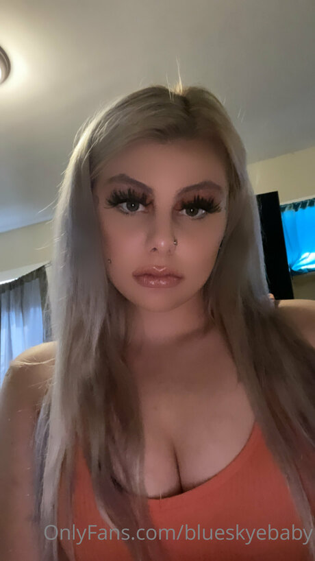 Blueskyebaby top model image