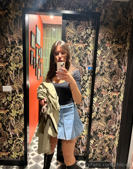 Chlo Ee adult star photo