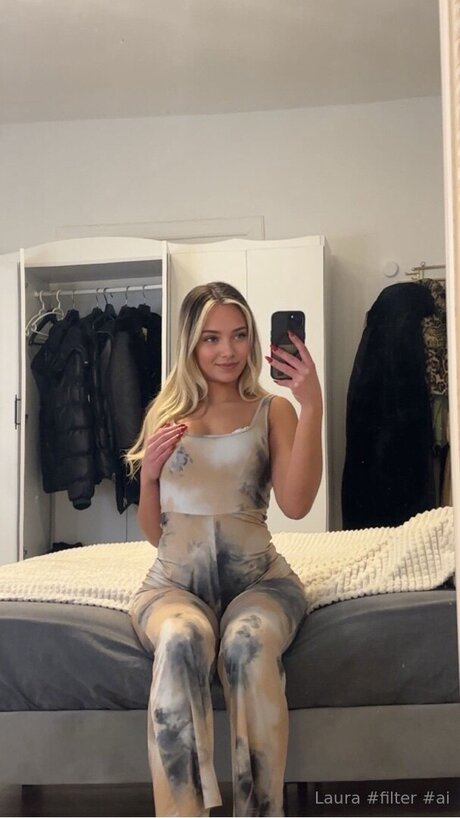 Lararosenfeld nice model photo