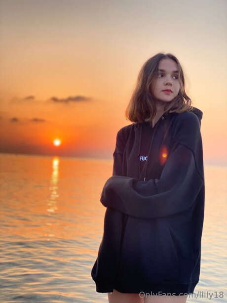 Llily18 pornographic actress pics