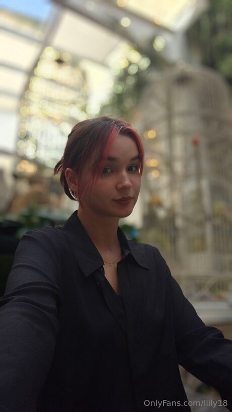 Llily18 erotic pornstar photo