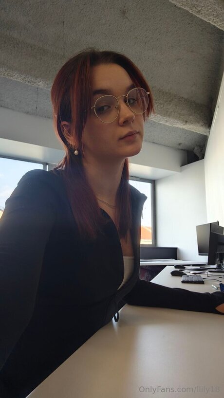 Llily18 art pornstar photo