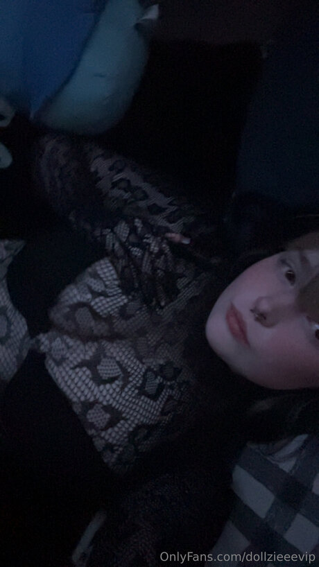 Dollzieeevip sexy pornstar img