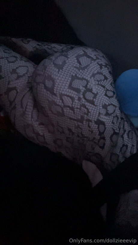 Dollzieeevip erotic pornstar picture