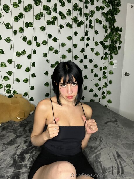 Waifuraeee exclusive model archive