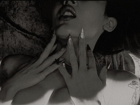 Eattheartintro model xxx pics