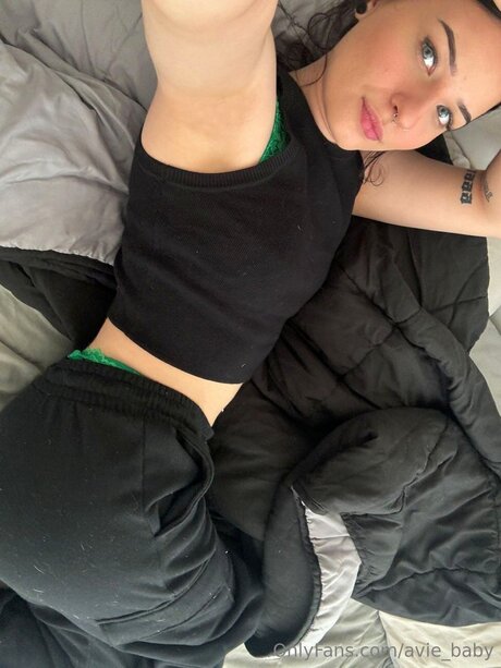 Avie Baby top model pictures