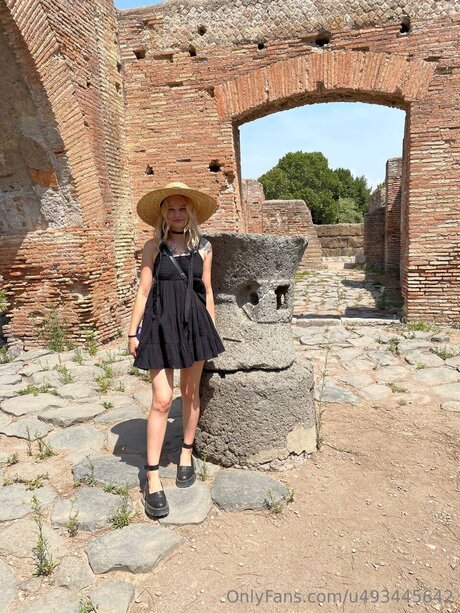 Eva Bambano hot star gallery