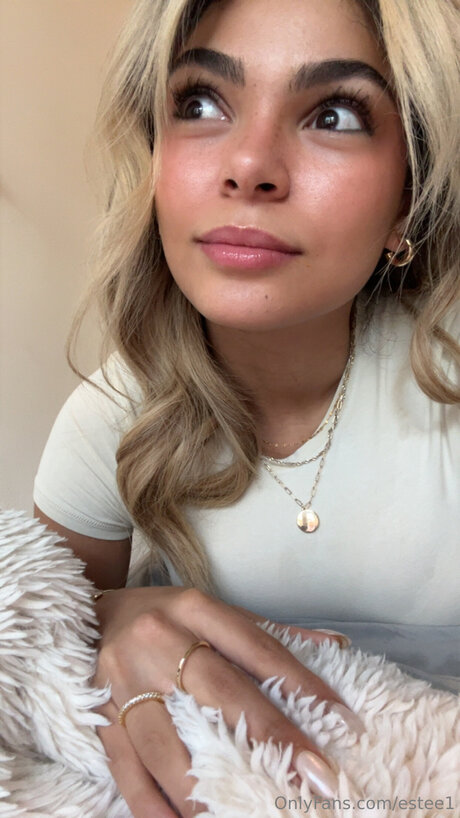 Estee1 pornstar nude picture