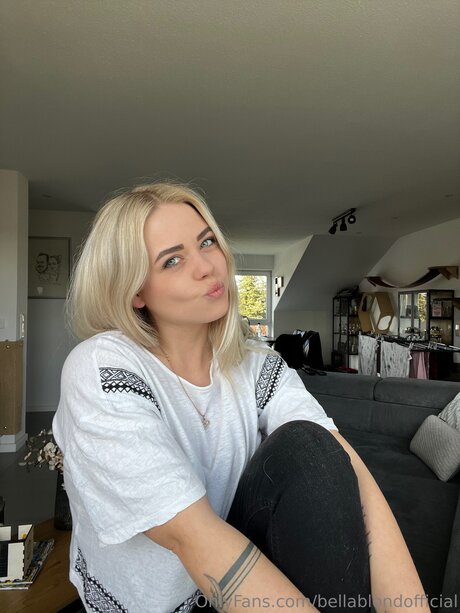 Bellablondofficial nice model archive