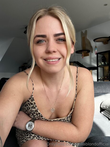 Bellablondofficial model pretty photos