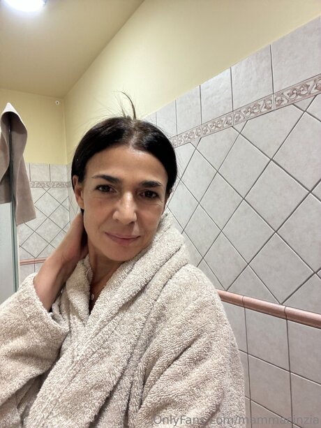 Mammacinzia hot pornstar pics