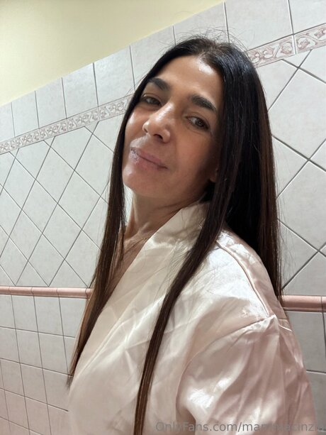 Mammacinzia sexy actress photo