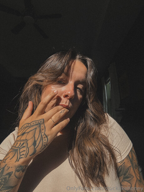 Stucklikehoney nude pornstar pics