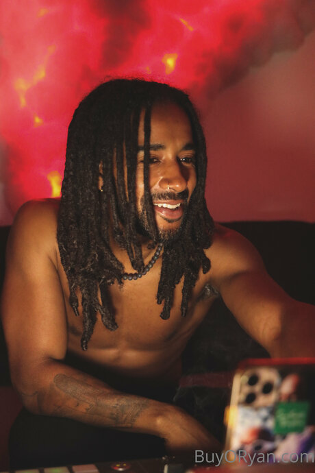 Oryanoryan free actress photos