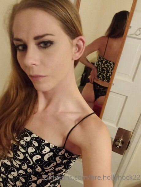 Bre Hollyhock22 pornstar adult img