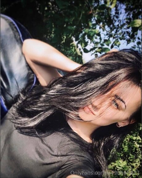 U490645427 model photo