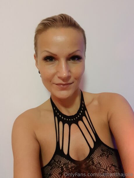 Samanthajolie sexy actress pictures